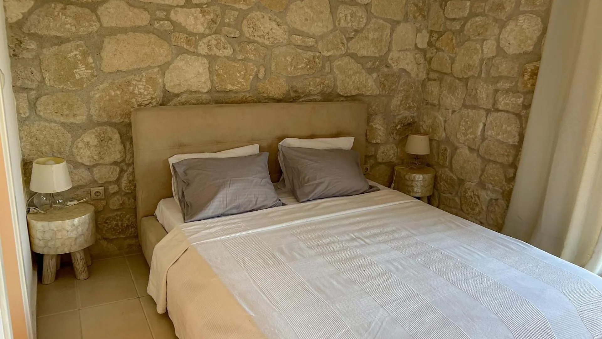 Manuela'S Stone Heaven Retreat Villa Kalandra